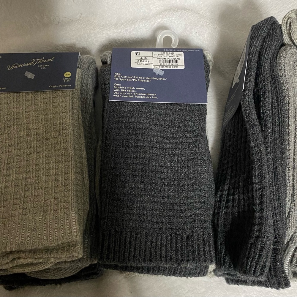 Universal Thread Women's Casual Crew Socks - Gray - Picture 2 of 6